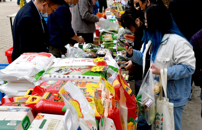 南工大食堂開設‘消費扶貧’窗口，酒業助力脫貧攻堅